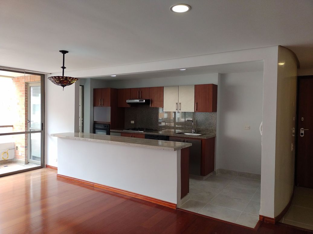 Apartamento de 2 alcobas en arriendo en Santa Ana Occidental, Bogotá, 105 m² · foto 6 de 20
