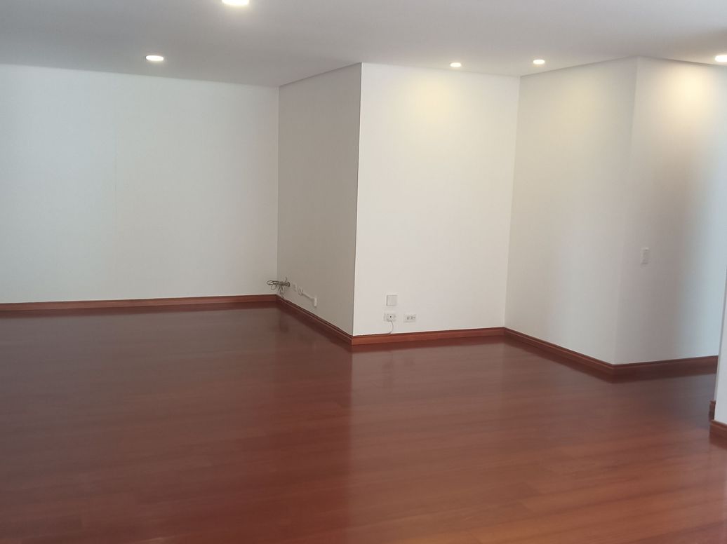 Apartamento de 2 alcobas en arriendo en Santa Ana Occidental, Bogotá, 105 m² · foto 9 de 20