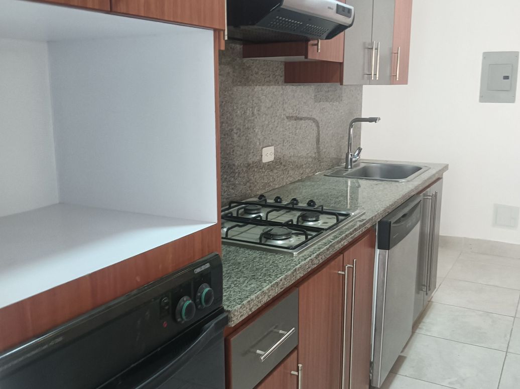 Apartamento de 2 alcobas en arriendo en Santa Ana Occidental, Bogotá, 105 m² · foto 5 de 20