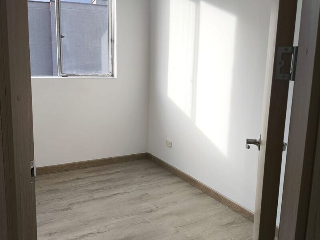 Apartamento de 3 alcobas en venta en La Libertad, Bogotá, 43 m² · foto 11 de 12