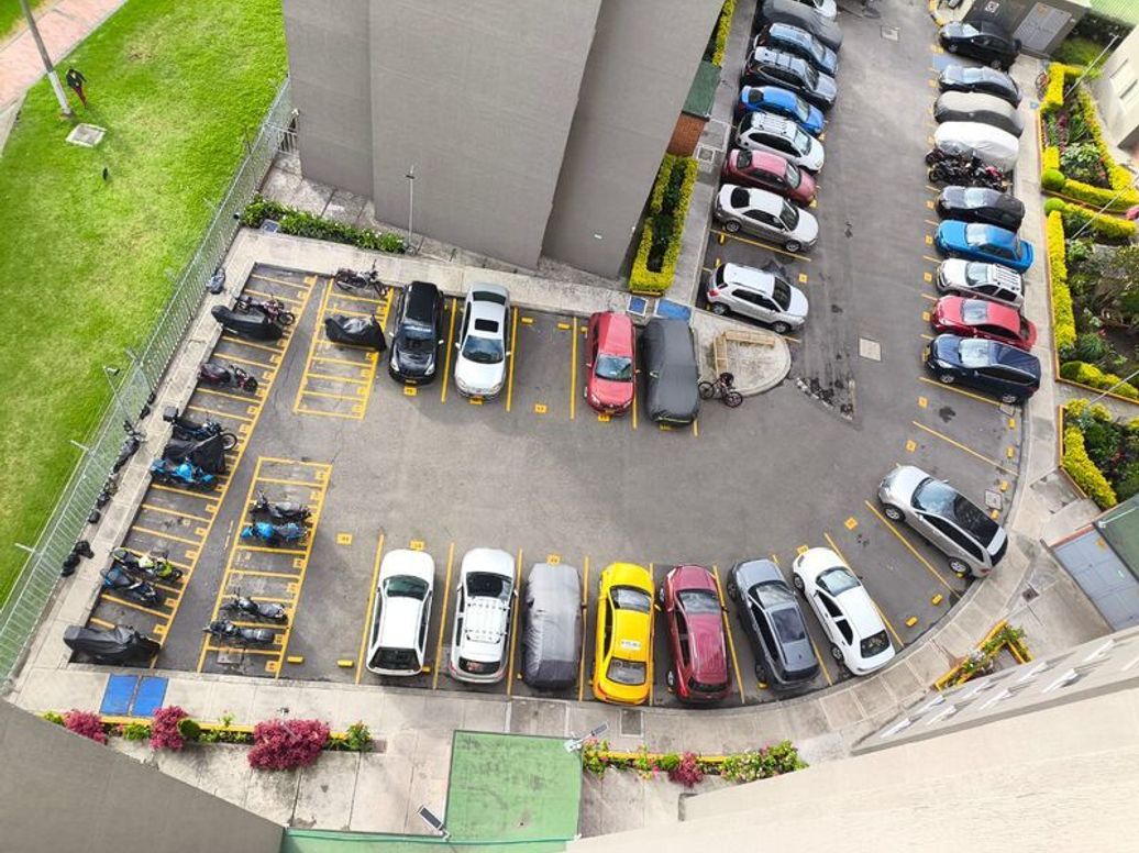 Apartamento de 3 alcobas en venta en La Libertad, Bogotá, 43 m² · foto 2 de 12
