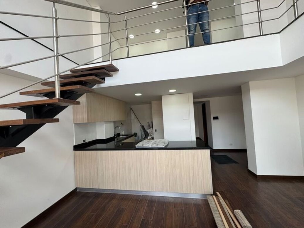 Apartamento de 3 alcobas en venta en Cedro Salazar, Bogotá, 100 m² · foto 2 de 20