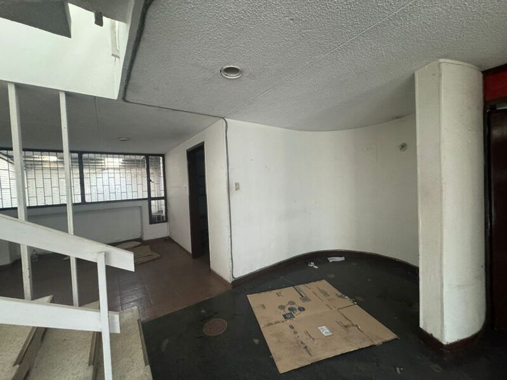 Casa de 3 alcobas en venta en Quinta Paredes, Bogotá, 200 m² · foto 2 de 20