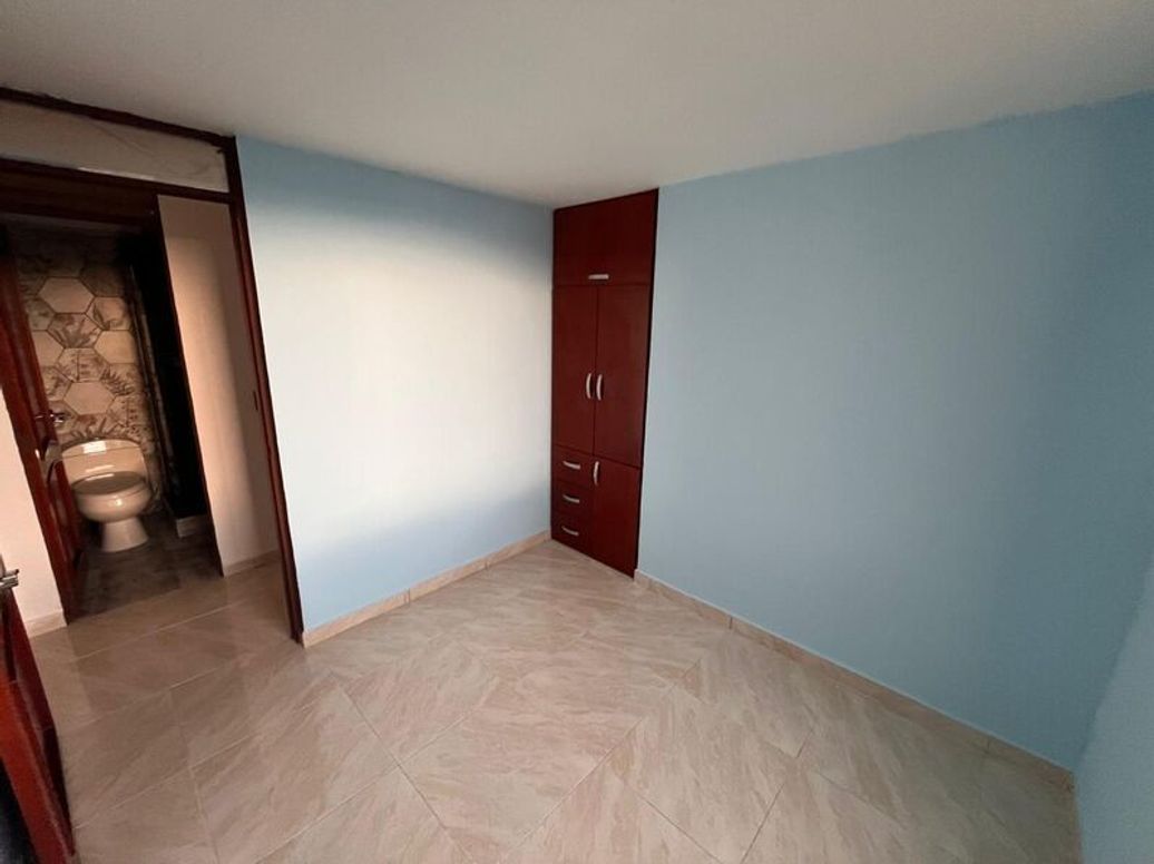 Apartamento de 2 alcobas en venta en San Antonio, Bogotá, 52 m² · foto 5 de 6