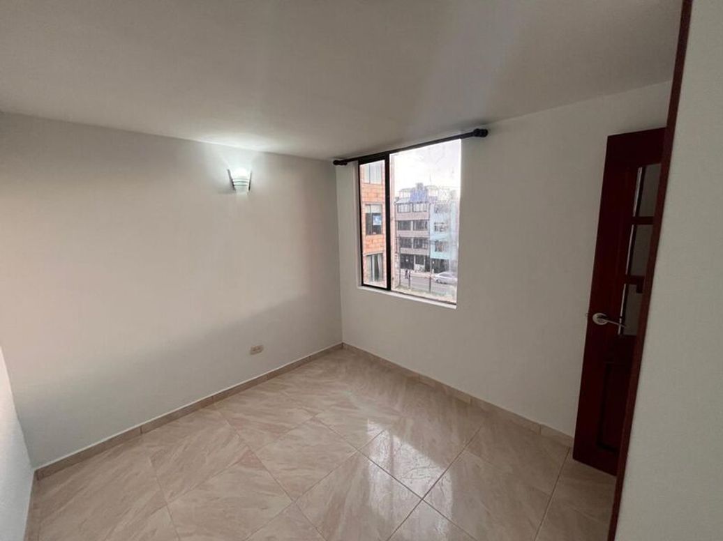 Apartamento de 2 alcobas en venta en San Antonio, Bogotá, 52 m² · foto 4 de 6