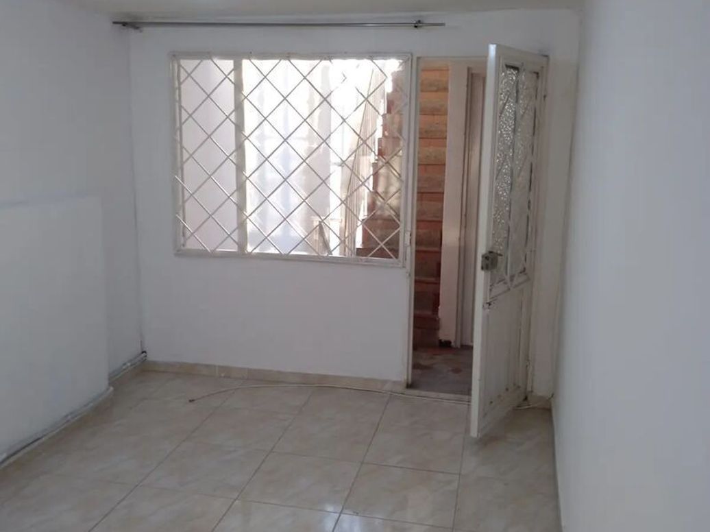 Casa de 8 alcobas en venta en Molinos Del Viento, Bogotá, 256 m² · foto 10 de 17