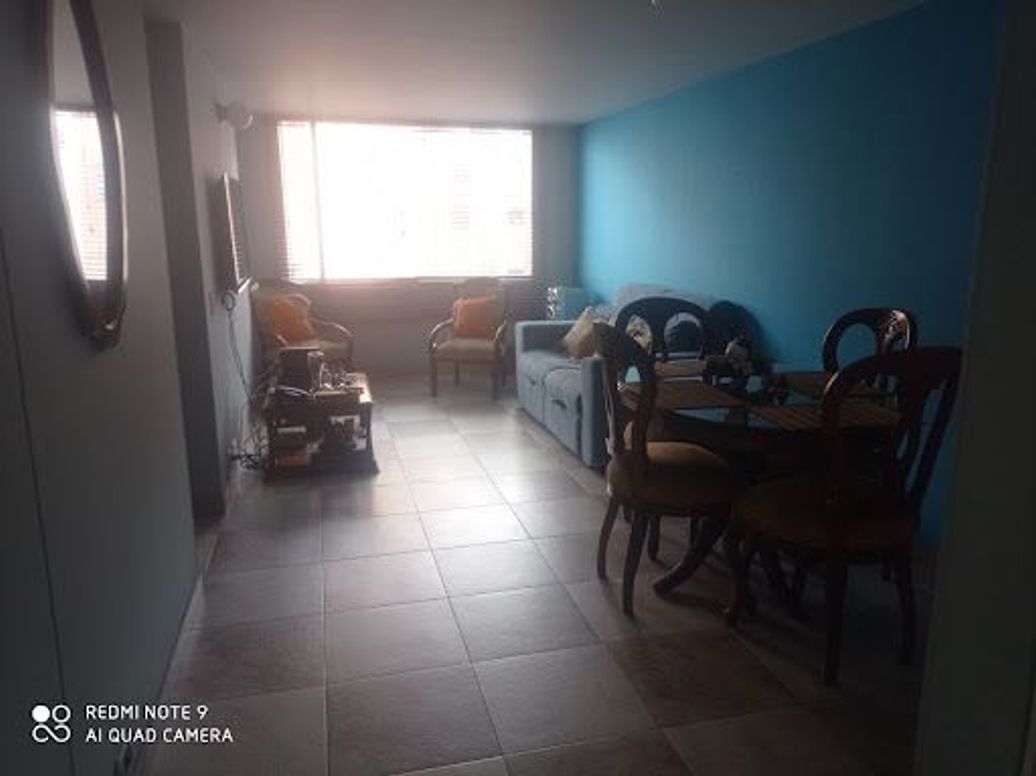 Apartamento de 3 alcobas en venta en Quinta Paredes, Bogotá, 72 m² · foto 3 de 20