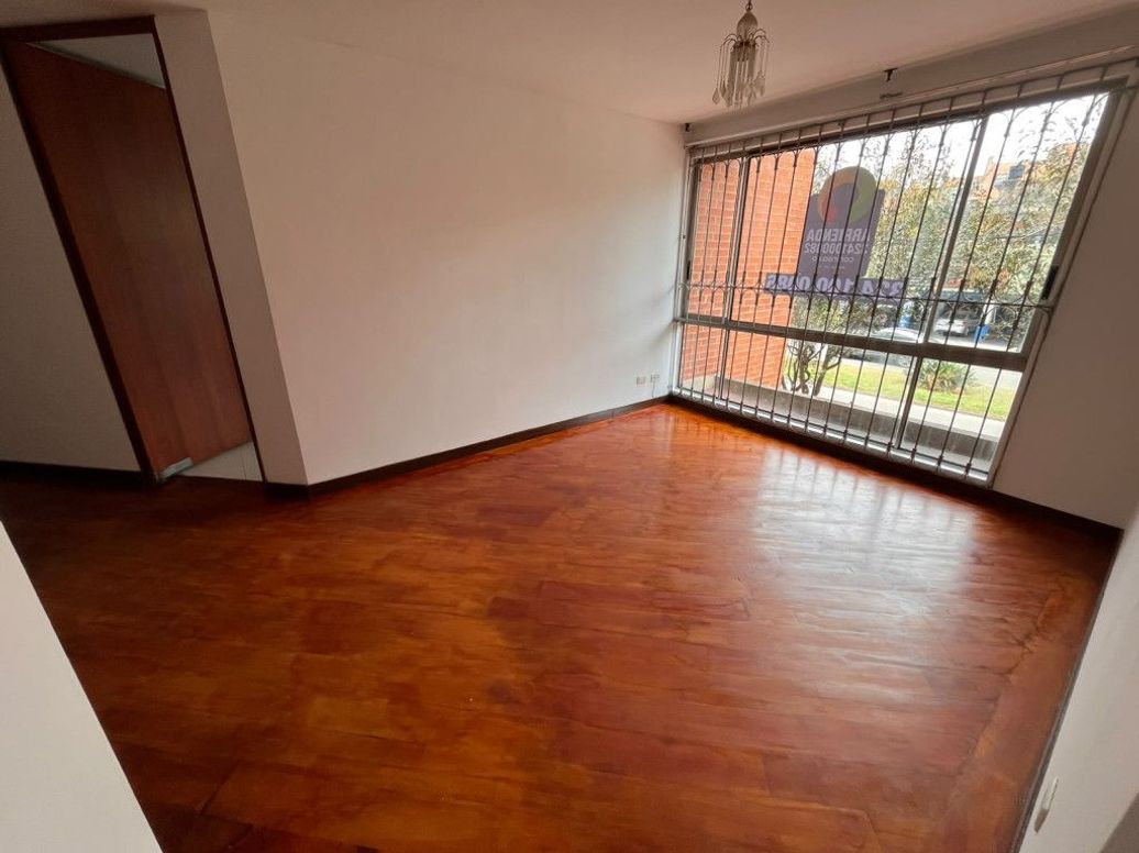 Apartamento de 2 alcobas en arriendo en Modelia Occidental, Bogotá, 68 m² · foto 4 de 16