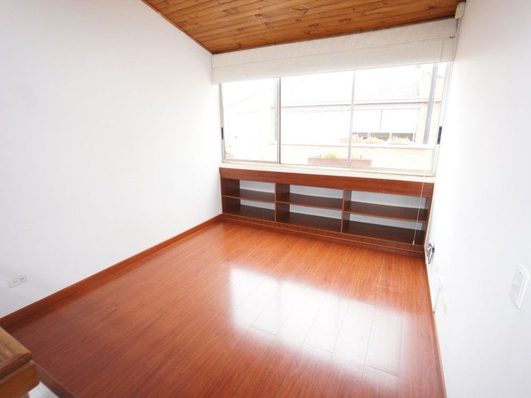 Casa de 3 alcobas en venta en Cr Jardines De Gratamira, Bogotá, 174 m² · foto 15 de 20