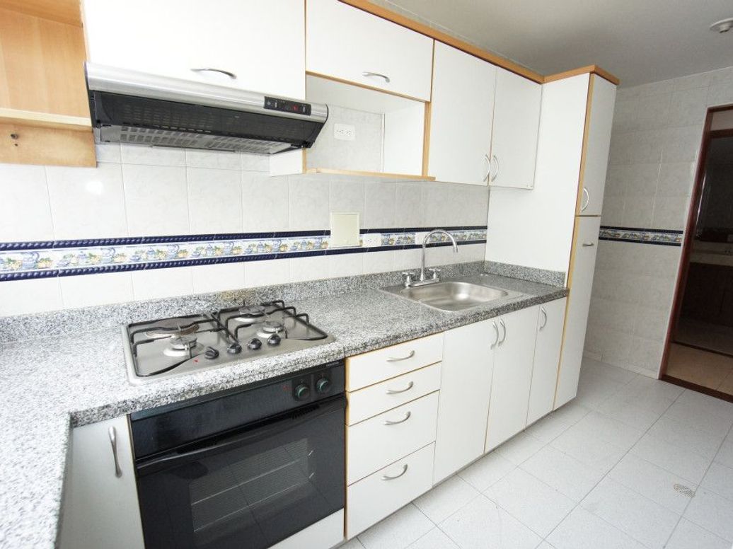 Casa de 3 alcobas en venta en Cr Jardines De Gratamira, Bogotá, 174 m² · foto 3 de 20