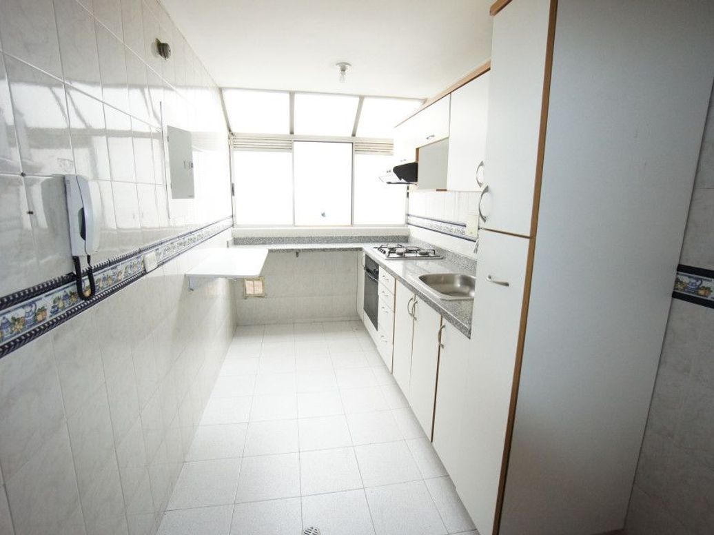 Casa de 3 alcobas en venta en Cr Jardines De Gratamira, Bogotá, 174 m² · foto 4 de 20