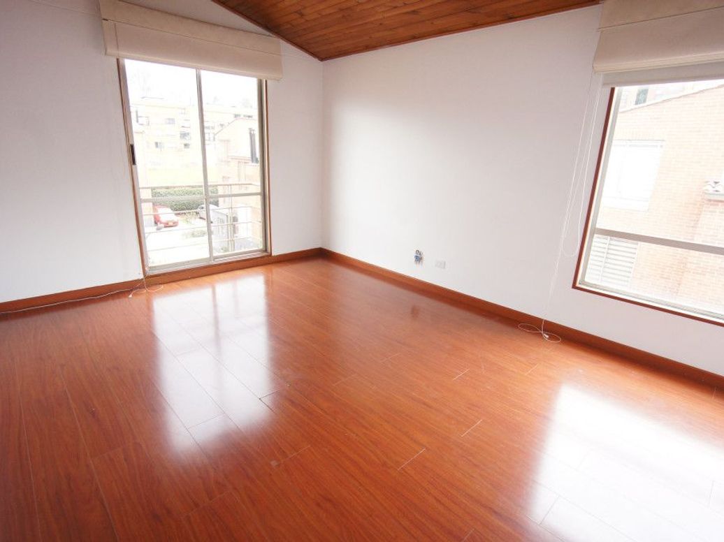 Casa de 3 alcobas en venta en Cr Jardines De Gratamira, Bogotá, 174 m² · foto 11 de 20
