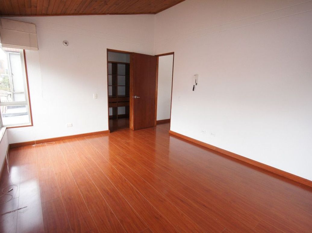 Casa de 3 alcobas en venta en Cr Jardines De Gratamira, Bogotá, 174 m² · foto 12 de 20