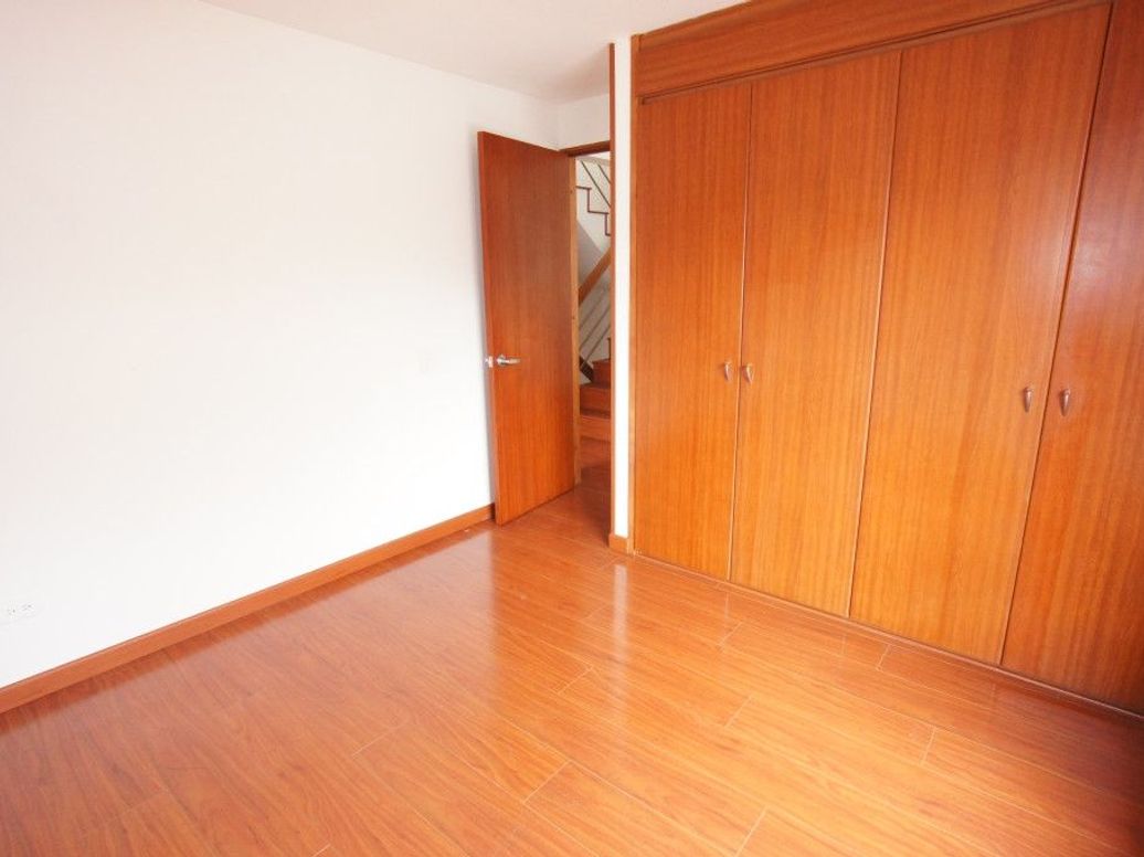 Casa de 3 alcobas en venta en Cr Jardines De Gratamira, Bogotá, 174 m² · foto 9 de 20