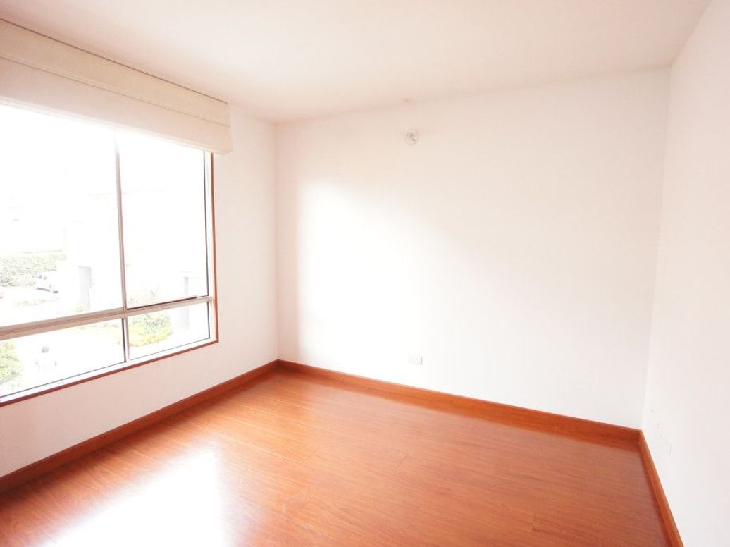 Casa de 3 alcobas en venta en Cr Jardines De Gratamira, Bogotá, 174 m² · foto 8 de 20