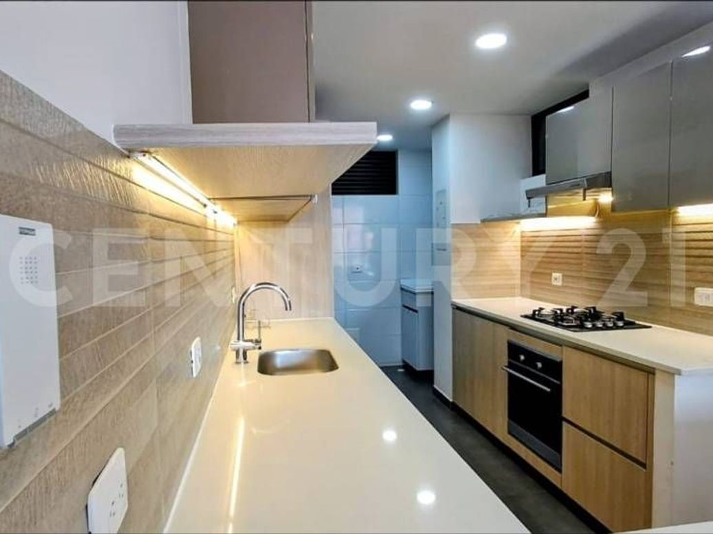 Apartamento de 3 alcobas en arriendo en Colina Campestre, Bogotá, 90 m² · foto 3 de 18