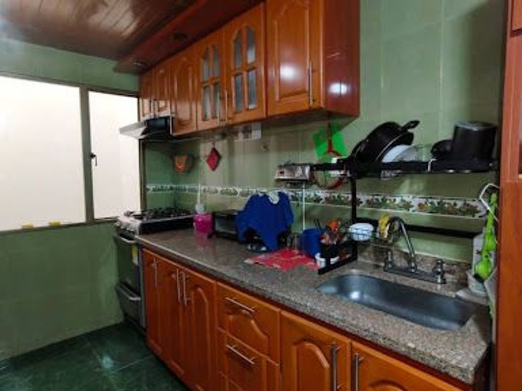 Casa de 10 alcobas en venta en La Riviera, Bogotá, 252 m² · foto 17 de 20