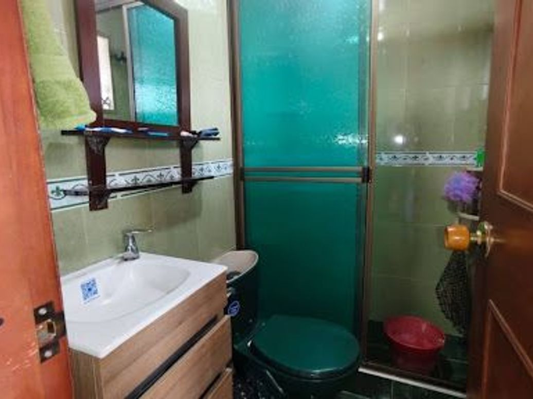 Casa de 10 alcobas en venta en La Riviera, Bogotá, 252 m² · foto 14 de 20
