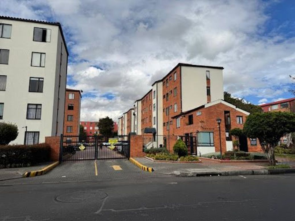 Apartamento de 3 alcobas en venta en Bolivia, Bogotá, 64 m² · foto 2 de 20
