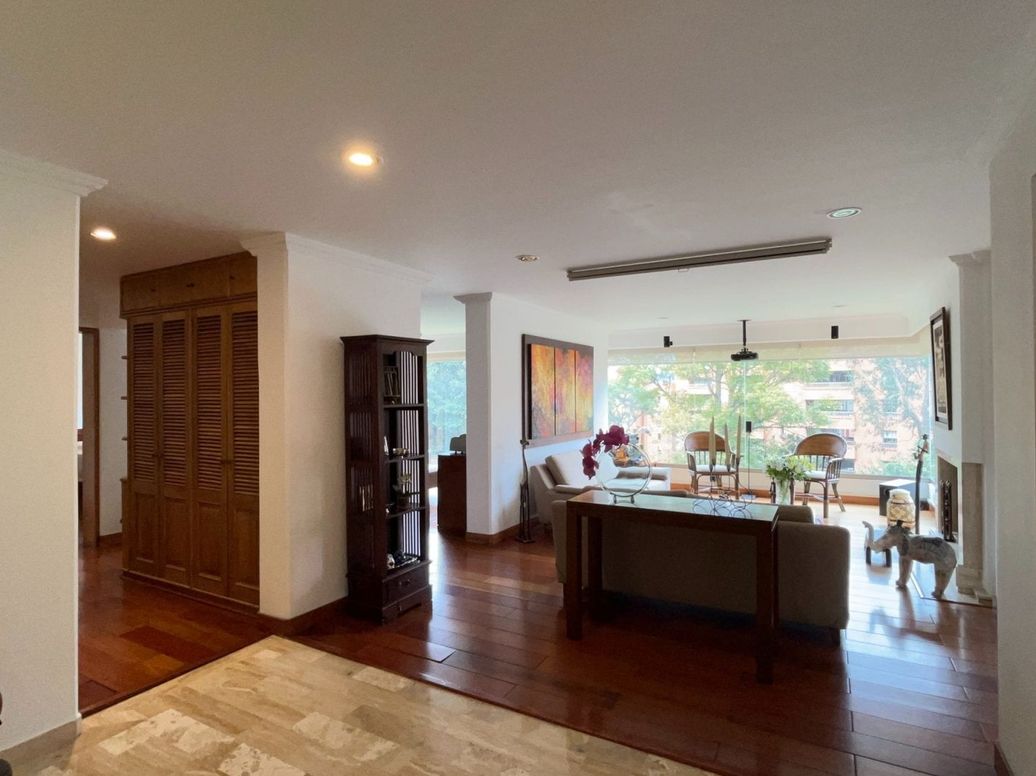 Apartamento de 2 alcobas en venta en Niza Suba, Bogotá, 143 m² · foto 3 de 20