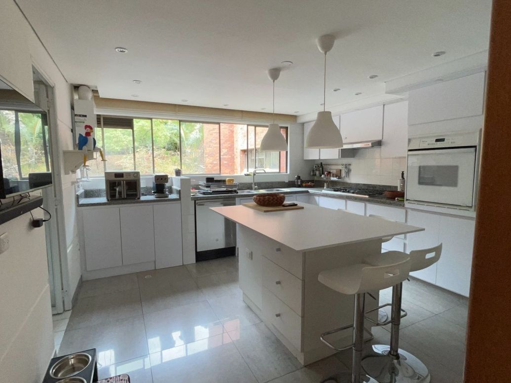 Apartamento de 2 alcobas en venta en Niza Suba, Bogotá, 143 m² · foto 4 de 20