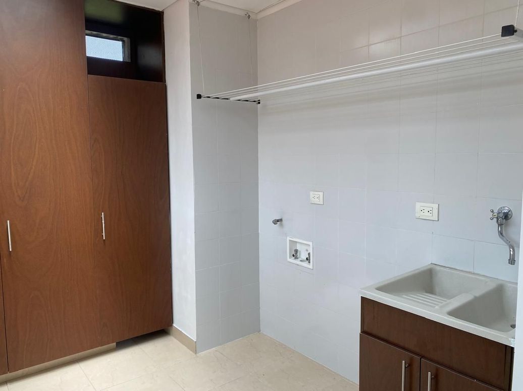 Apartamento de 3 alcobas en arriendo en Conejera, Bogotá, 230 m² · foto 4 de 15