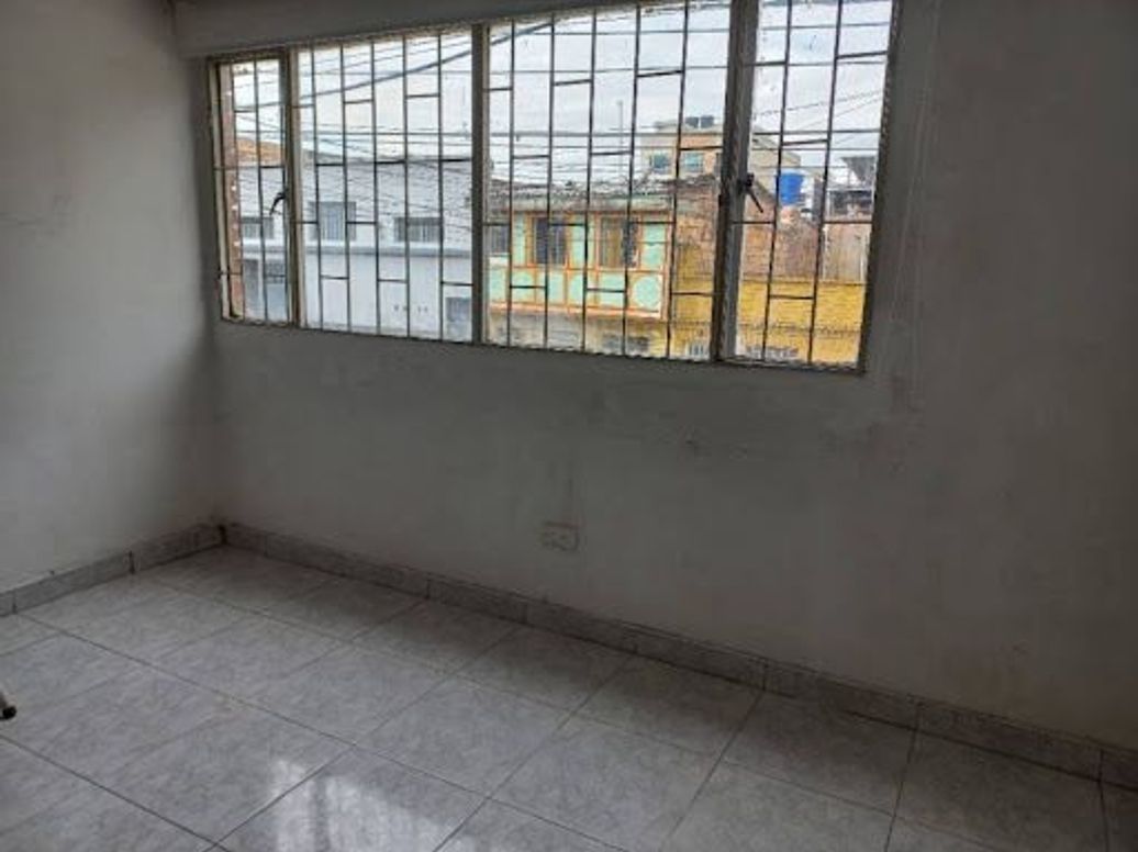 Casa de 11 alcobas en venta en La Granja, Bogotá, 170 m² · foto 5 de 20