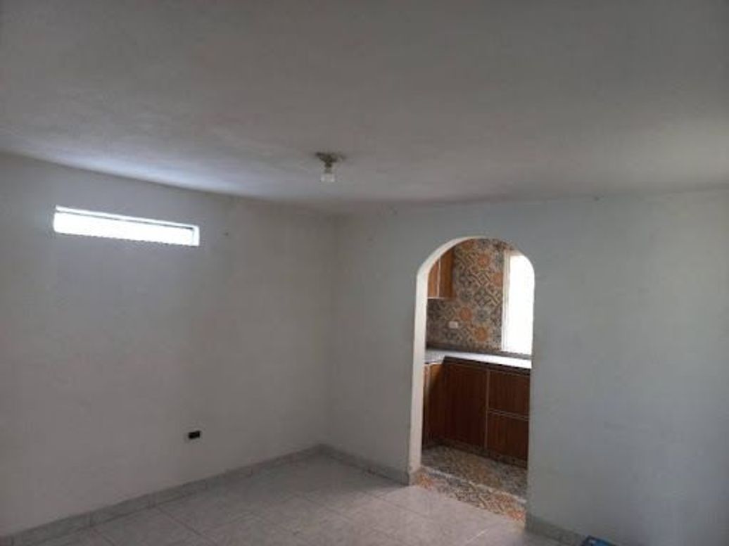 Casa de 11 alcobas en venta en La Granja, Bogotá, 170 m² · foto 7 de 20
