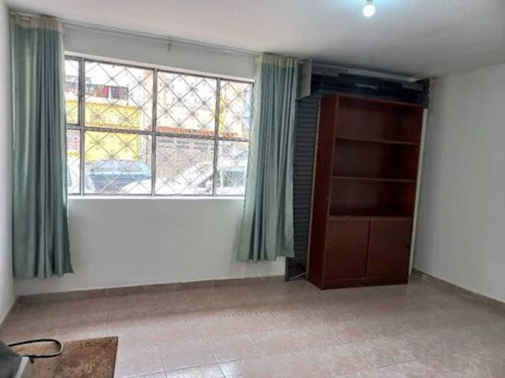 Casa de 11 alcobas en venta en La Granja, Bogotá, 170 m² · foto 8 de 20