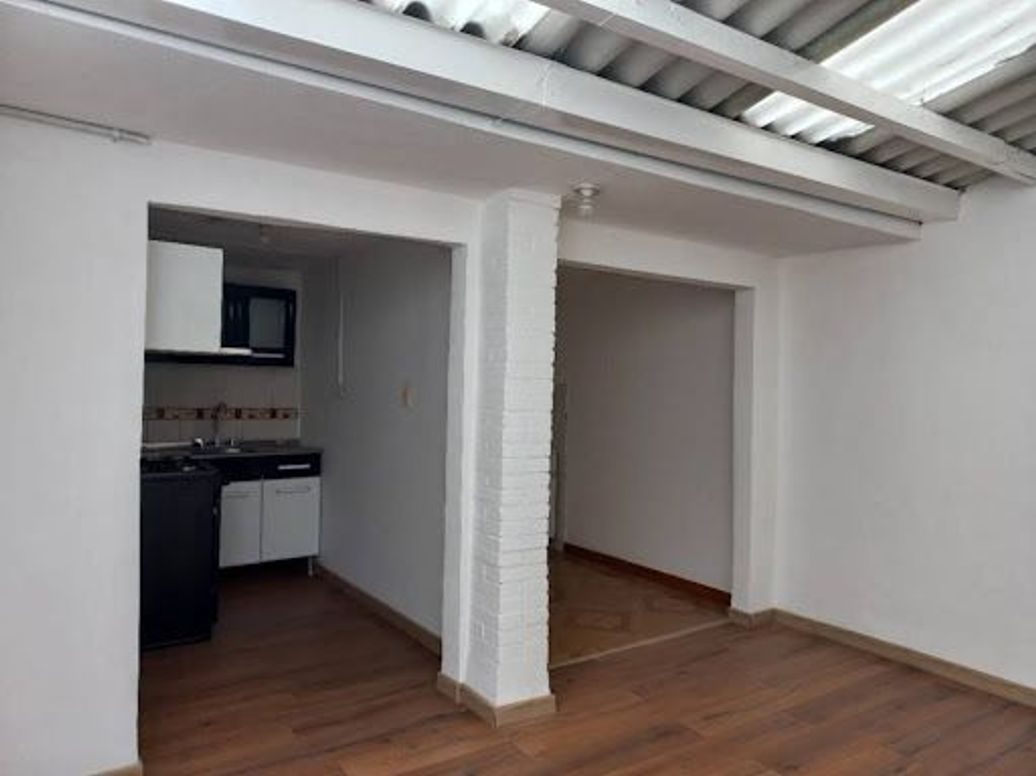 Casa de 11 alcobas en venta en La Granja, Bogotá, 170 m² · foto 13 de 20