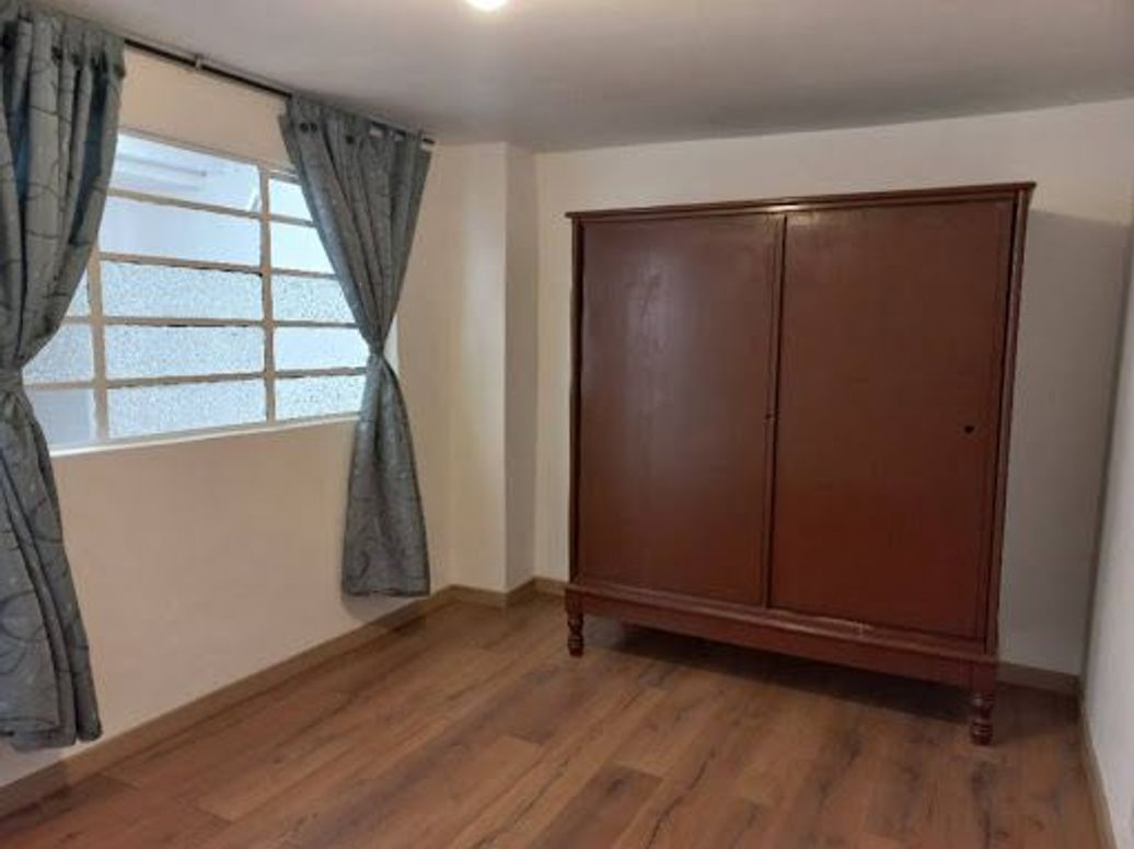 Casa de 11 alcobas en venta en La Granja, Bogotá, 170 m² · foto 19 de 20