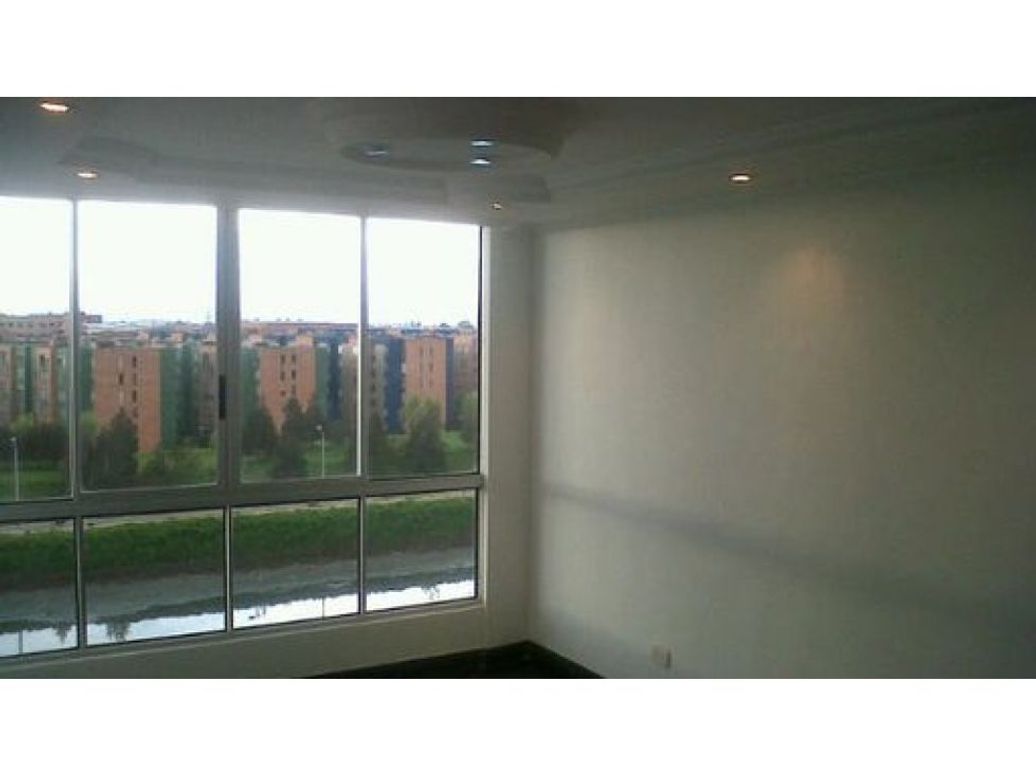 Apartamento de 3 alcobas en venta en Ciudadela La Felicidad, Bogotá, 54 m² · foto 4 de 5