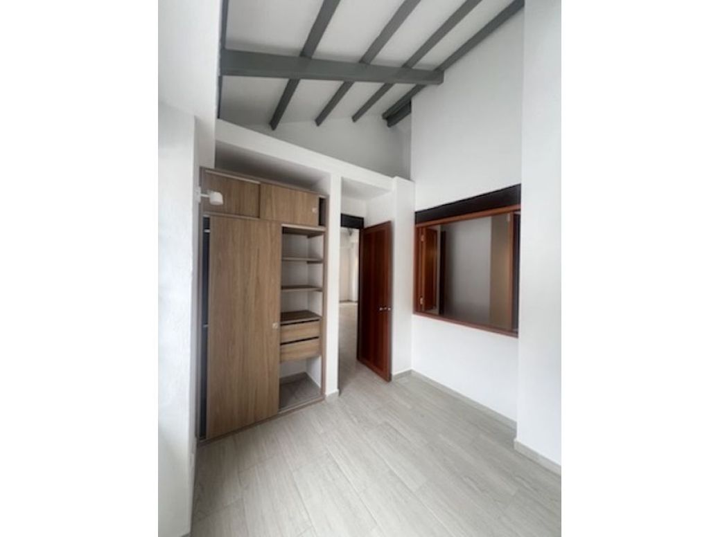 Casa de 5 alcobas en venta en Teusaquillo, Bogotá, 261 m² · foto 15 de 16