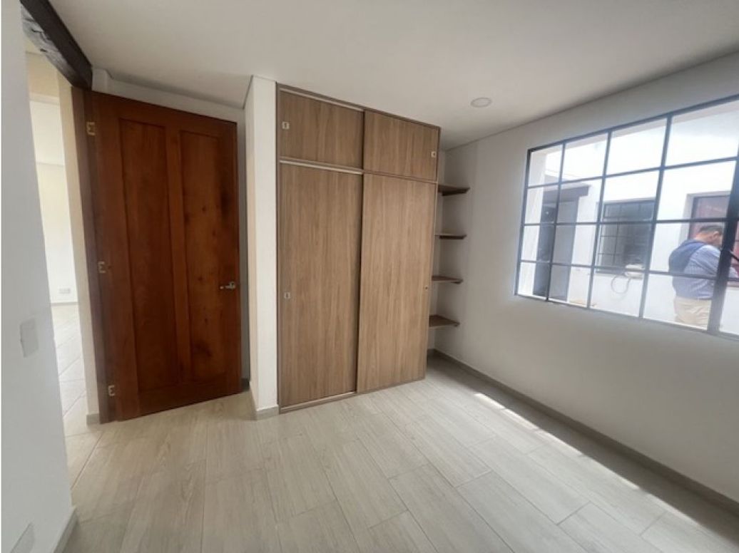 Casa de 5 alcobas en venta en Teusaquillo, Bogotá, 261 m² · foto 13 de 16