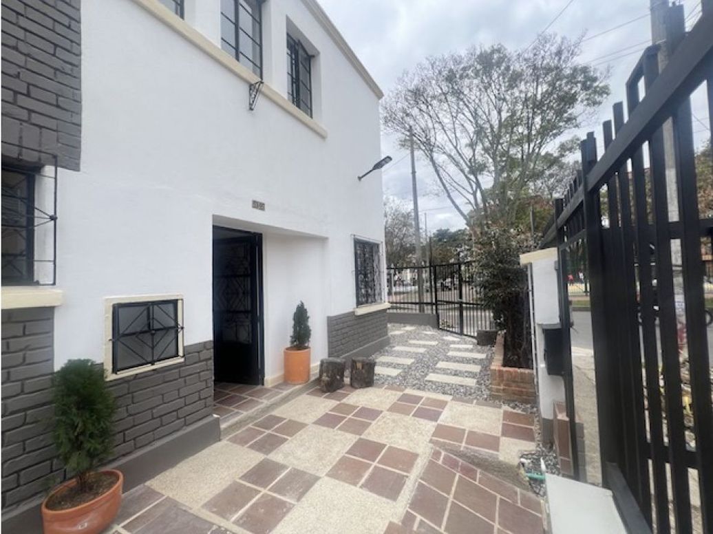 Casa de 5 alcobas en venta en Teusaquillo, Bogotá, 261 m² · foto 4 de 16