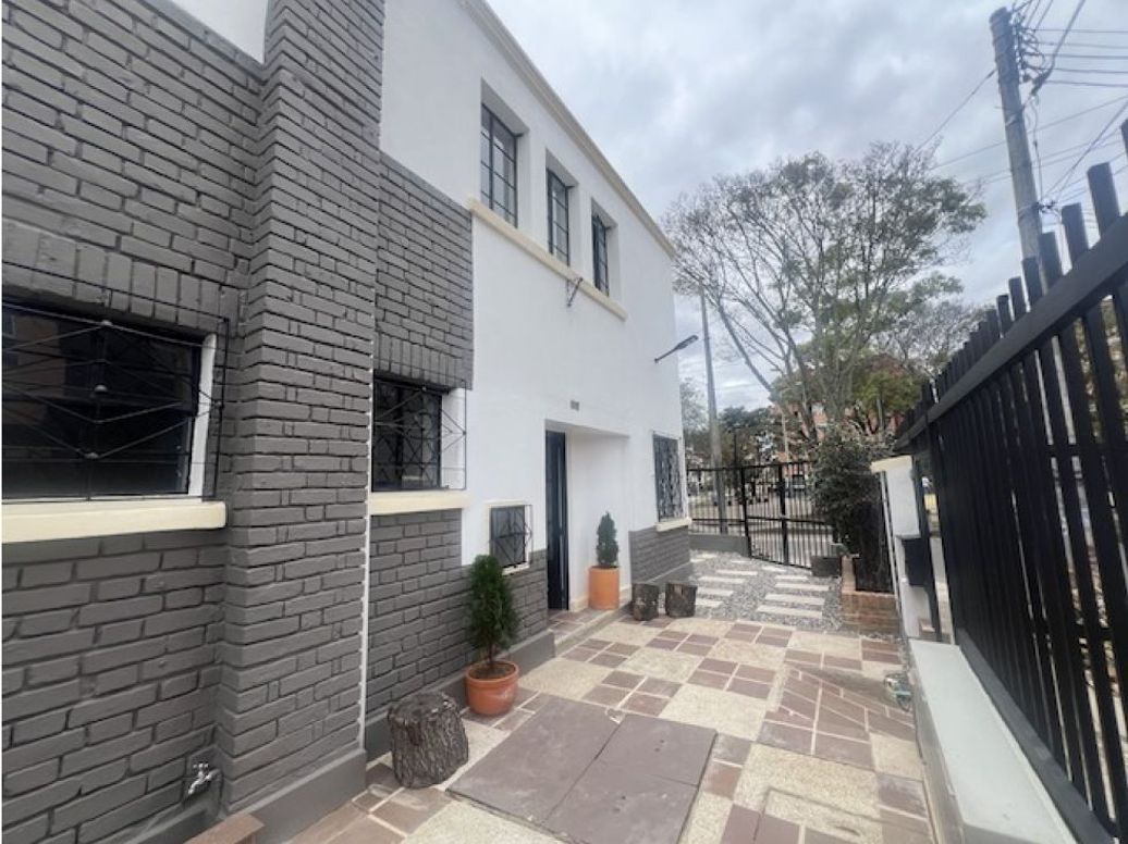 Casa de 5 alcobas en venta en Teusaquillo, Bogotá, 261 m² · foto 2 de 16