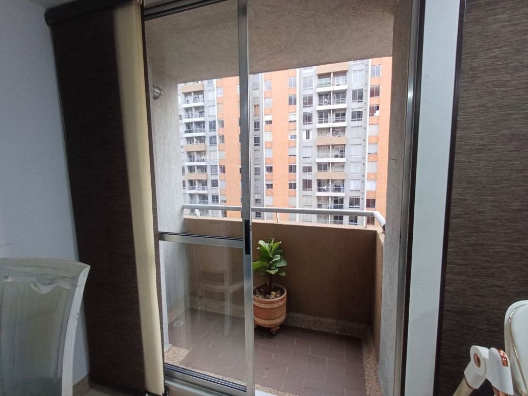Apartamento de 3 alcobas en venta en Ub. Castilla, Bogotá, 63 m² · foto 2 de 20