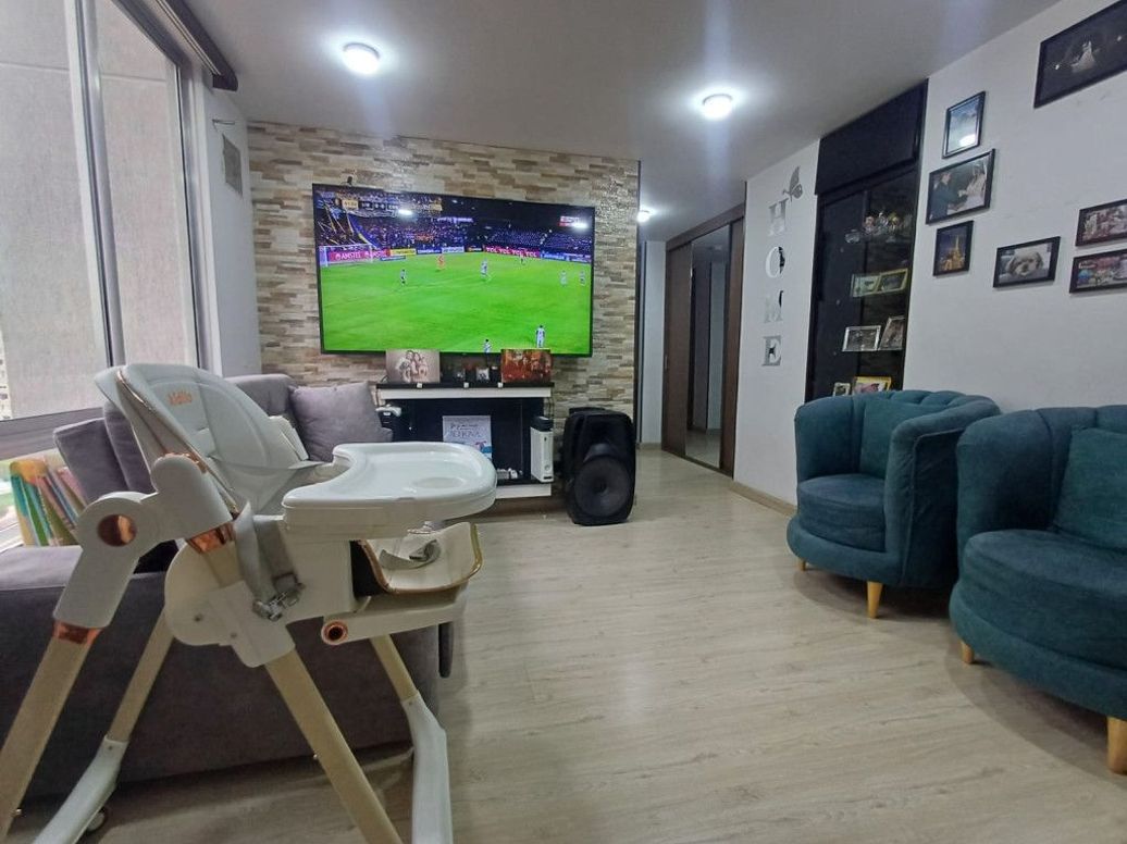 Apartamento de 3 alcobas en venta en Ub. Castilla, Bogotá, 63 m² · foto 4 de 20