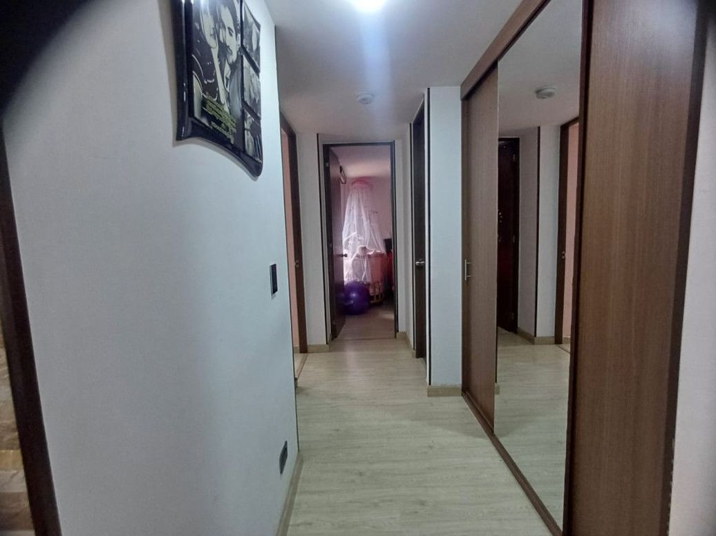 Apartamento de 3 alcobas en venta en Ub. Castilla, Bogotá, 63 m² · foto 8 de 20