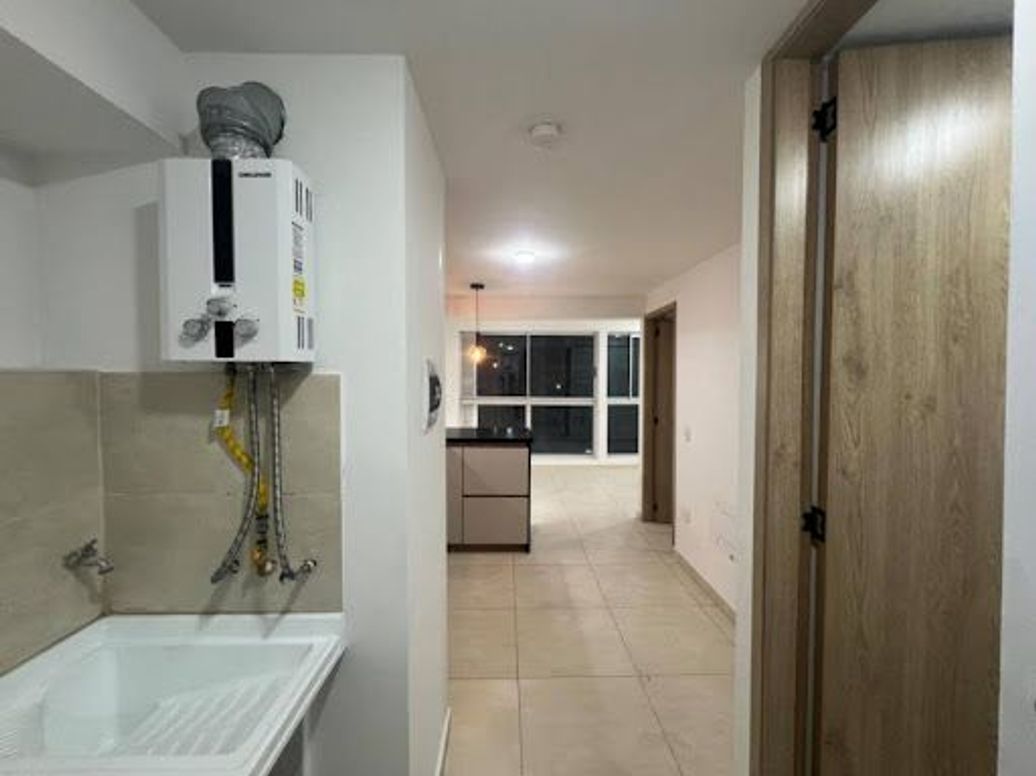 Apartaestudio en arriendo en La Felicidad, Bogotá, 38 m² · foto 3 de 20