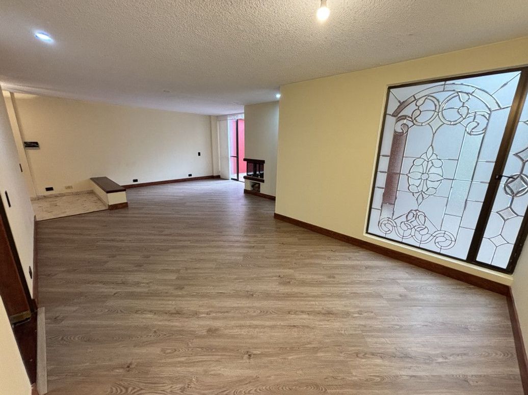 Apartamento de 3 alcobas en arriendo en Cedro Narvaez, Bogotá, 135 m² · foto 6 de 20