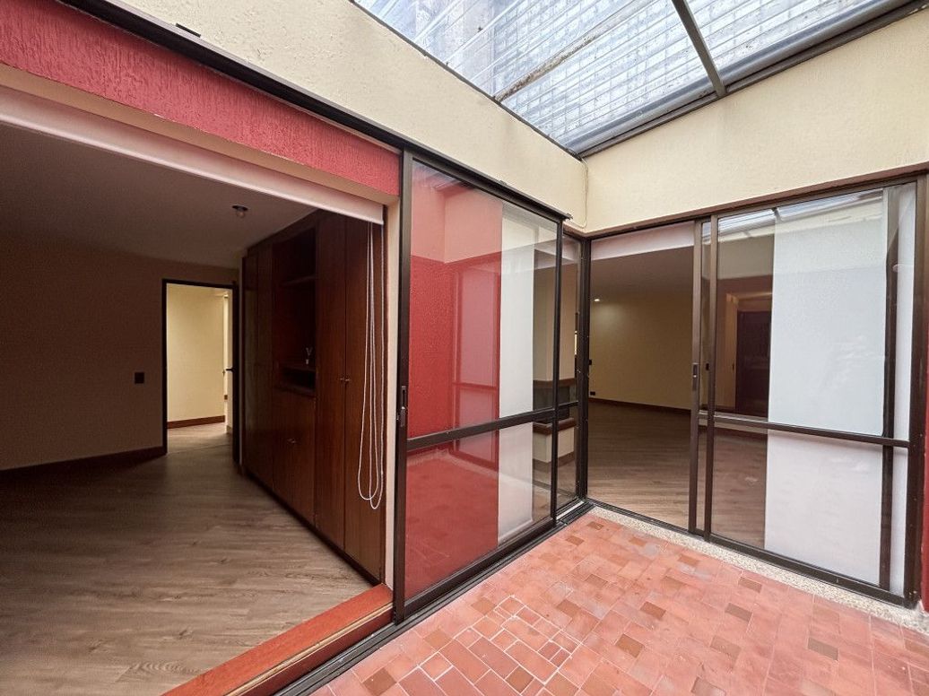 Apartamento de 3 alcobas en arriendo en Cedro Narvaez, Bogotá, 135 m² · foto 15 de 20