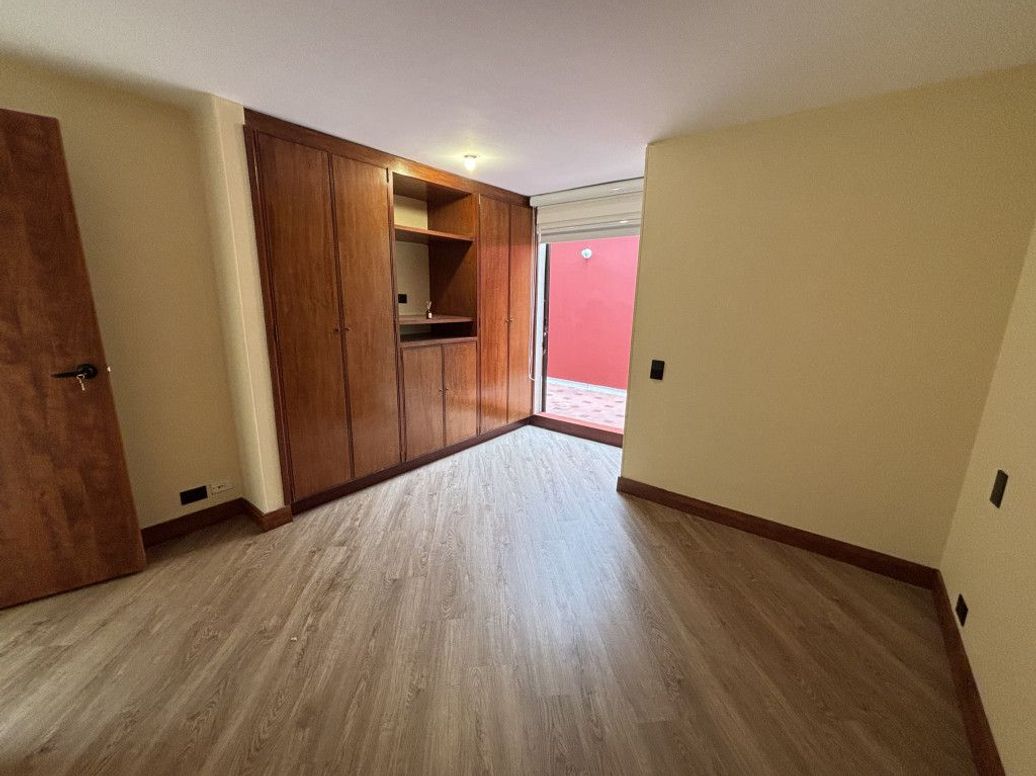 Apartamento de 3 alcobas en arriendo en Cedro Narvaez, Bogotá, 135 m² · foto 12 de 20