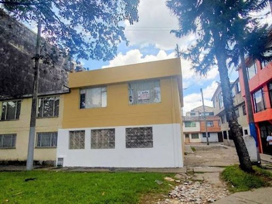 Casa de 6 alcobas en venta en Florida Blanca, Bogotá, 181 m² · foto 2 de 20