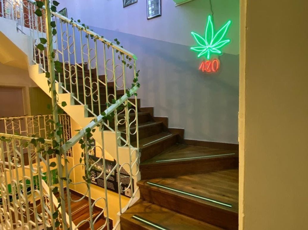 Casa de 6 alcobas en venta en La Soledad, Bogotá, 960 m² · foto 3 de 17