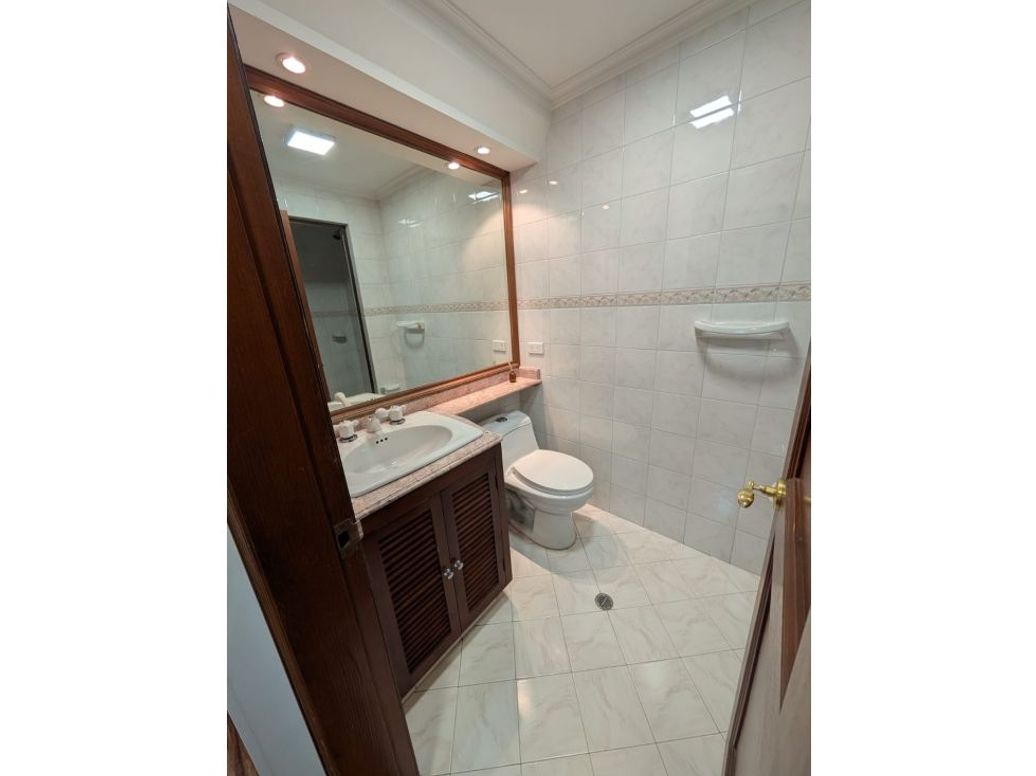 Apartamento de 3 alcobas en venta en Chapinero, Bogotá, 179 m² · foto 16 de 20