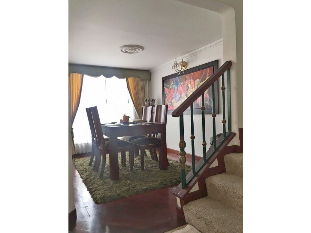 Casa de 5 alcobas en venta en Villa Del Prado, Bogotá, 300 m² · foto 5 de 6