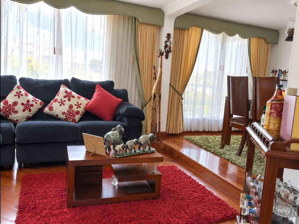 Casa de 5 alcobas en venta en Villa Del Prado, Bogotá, 300 m² · foto 2 de 6