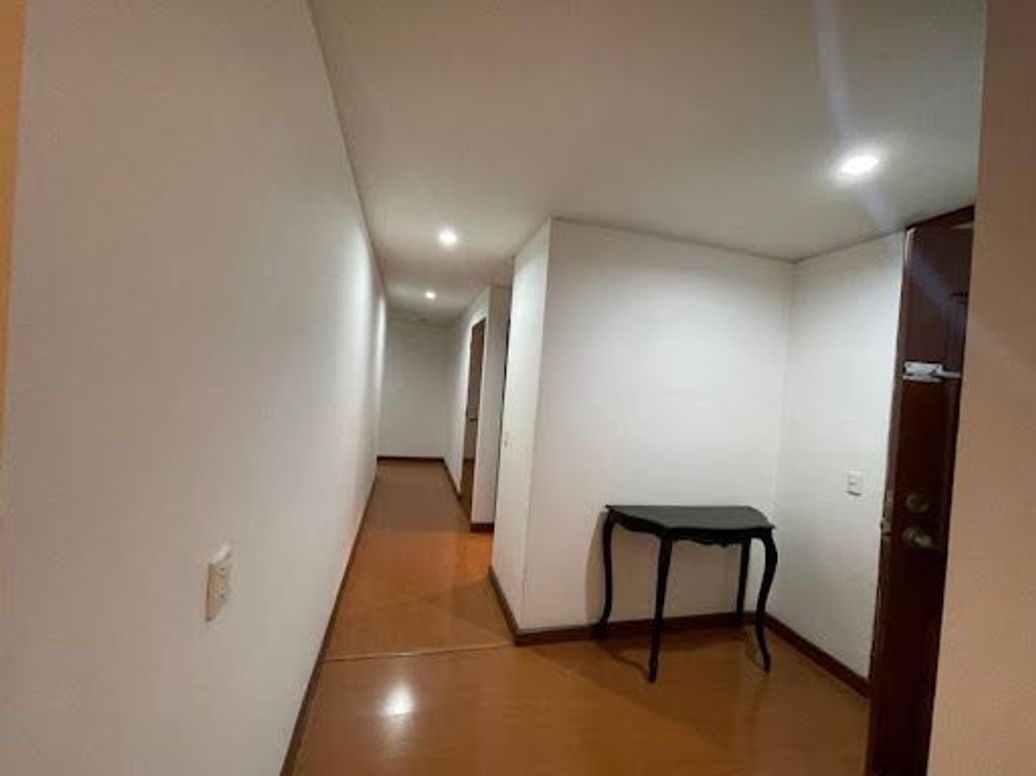 Apartamento de 3 alcobas en venta en Santa Barbara, Bogotá, 119 m² · foto 3 de 20