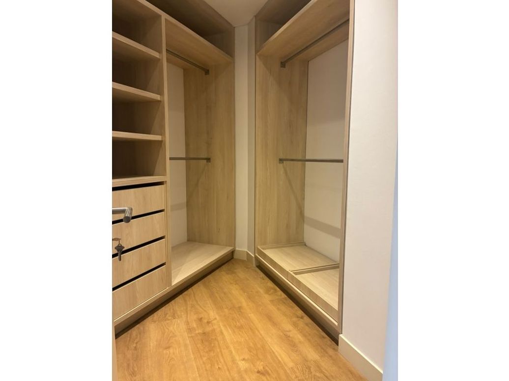 Apartamento de 3 alcobas en venta en Chico Oriental, Bogotá, 192 m² · foto 6 de 14